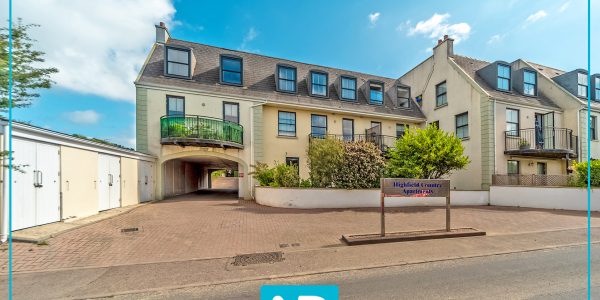 Facebook post logo with border 2