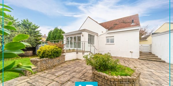 Facebook post logo with border 3