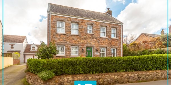 Facebook post logo with border