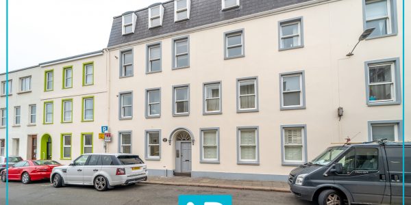 Facebook post logo with border